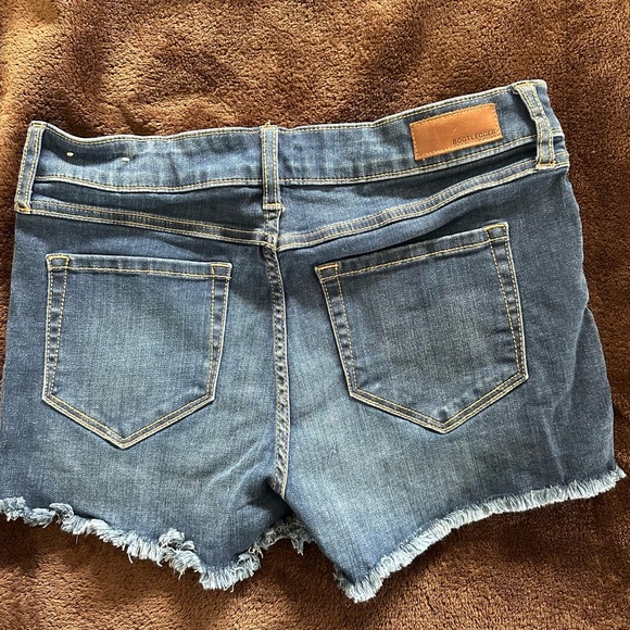 Bootlegger size 28 waist Ladies Jean Shorts - Picture 5 of 5